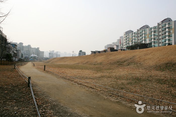 [Seúl] Fortaleza de Barro de Pungnap-dong (서울 풍납동 토성)