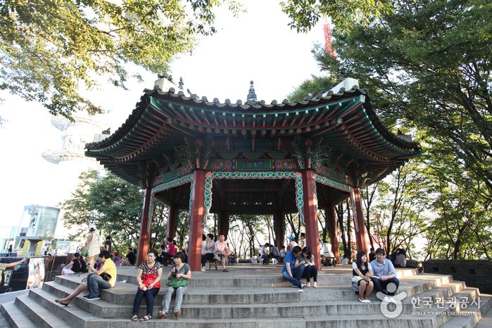 [Seúl] Pabellón Palgakjeong de Namsan (남산 팔각정)