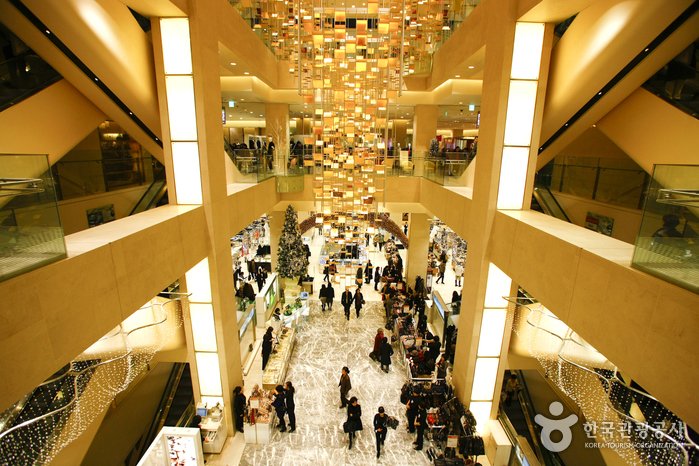 [Seúl] Tiendas Departamentales SHINSEGAE Myeongdong (Casa Central) (신세계백화점 (본점))