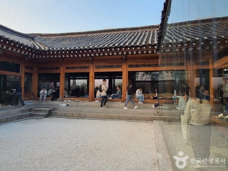[Seúl] Onion (Sucursal de Anguk) (어니언 안국)
