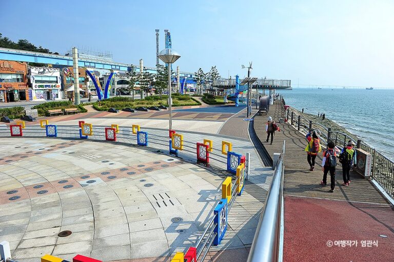 [Incheon] Calle de la Cultura de Wolmi y Fuente Musical Dalbit (월미문화의거리 & 달빛음악분수)