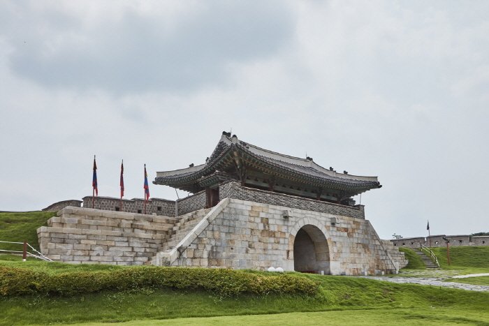 [Gyeonggi-do] Puerta Changnyongmun (창룡문)