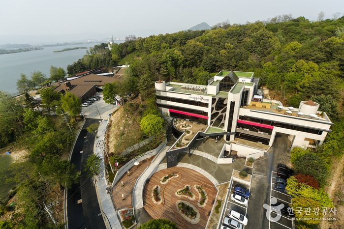 [Gangwon-do] KT&G Sangsangmadang Chuncheon Stay (케이티엔지(KT&G) 상상마당춘천스테이)