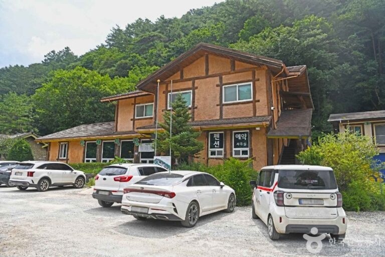 [Chungcheongbuk-do] Myungam Well-being Town (명암산채건강마을)