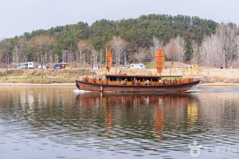 [Chungcheongnam-do] Ferri-crucero del Río Baekmagang de Buyeo (부여백마강유람선)