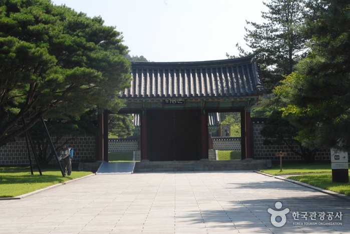 [Chungcheongnam-do] Tumbas Chilbaekuichong de Geumsan (금산 칠백의총)