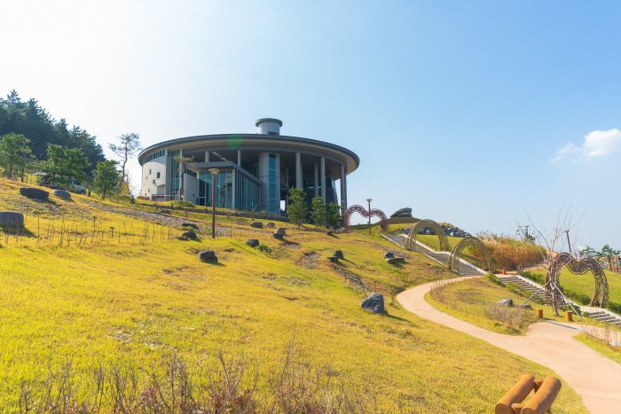 [Gyeongsangbuk-do] Sala Gwibigo del Parque Temático Yeonorang Saewonyeo (연오랑세오녀테마공원 귀비고)