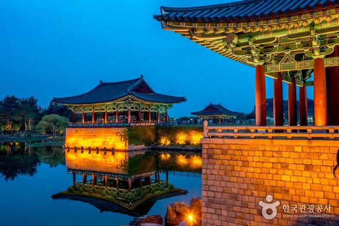 [Gyeongsangbuk-do] Palacio Donggung y Estanque Wolji de Gyeongju (경주 동궁과 월지)