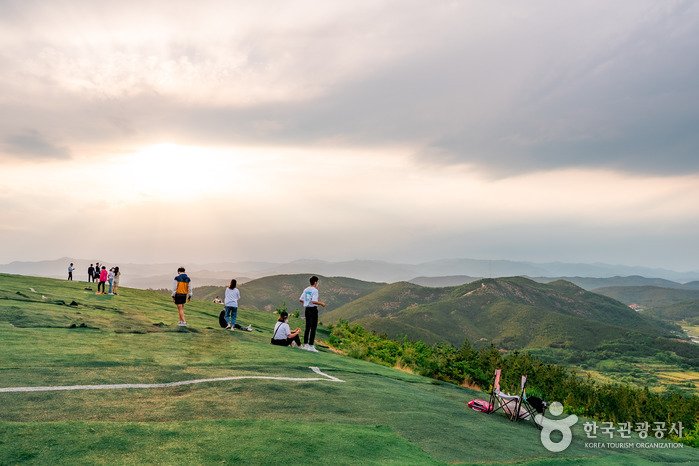 [Gyeongsangbuk-do] Sitio de Parapente de Gollyunsan (곤륜산 활공장)