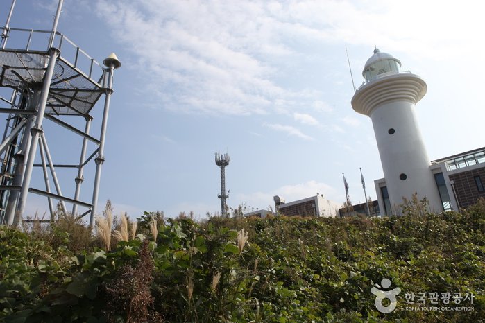 [Gyeongsangbuk-do] Faro de Ulleungdo (Faro Taeha) (울릉도 등대(태하등대))