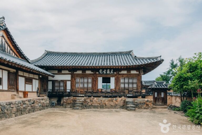 [Gyeongsangbuk-do] Yangjindang (하회 양진당)