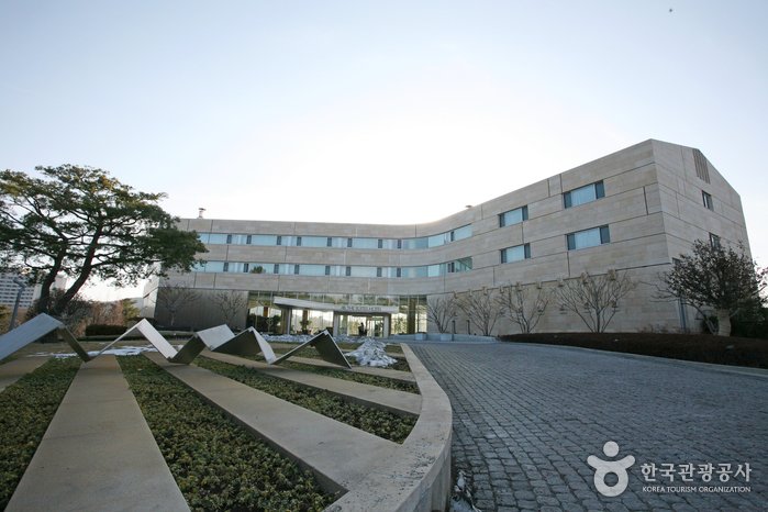 [Gyeongsangbuk-do] The Suites Hotel Gyeongju (경주스위트호텔)