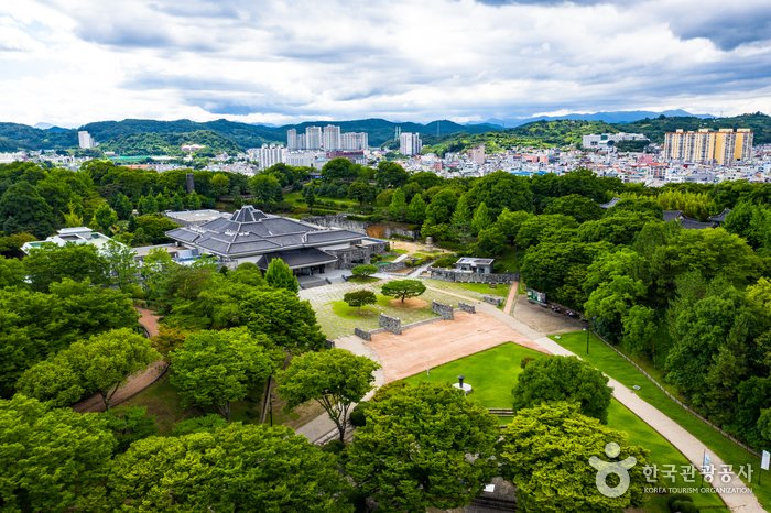 [Gyeongsangnam-do] Museo Nacional de Jinju (국립진주박물관)