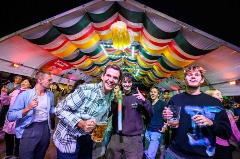[Gyeongsangnam-do] Oktoberfest en la Aldea Alemana (독일마을 맥주축제)