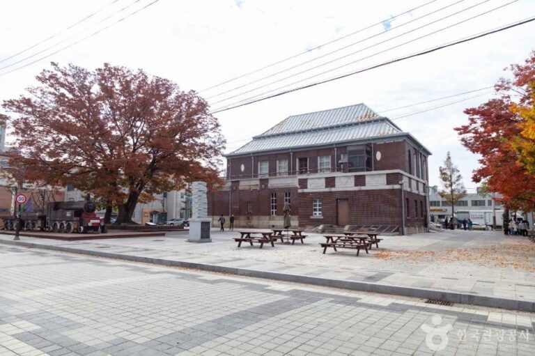 [Jeollabuk-do] Museo de Arquitectura Moderna (Antigua Sucursal de Gunsan del Banco de Chosun) (근대건축관 (구)조선은행군산지점)