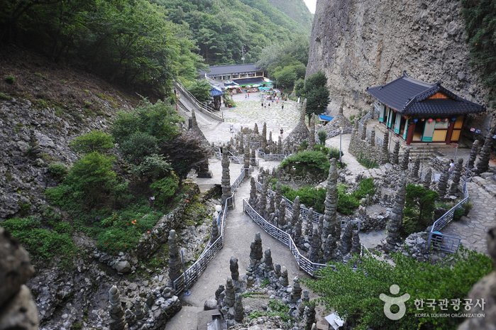 [Jeollabuk-do] Templo Tapsa del Monte Maisan (마이산 탑사)