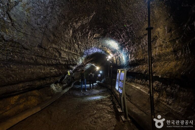 [Jeju] Cueva Manjanggul (Parque Natural Geológico de Jeju) (만장굴 (제주도 국가지질공원))